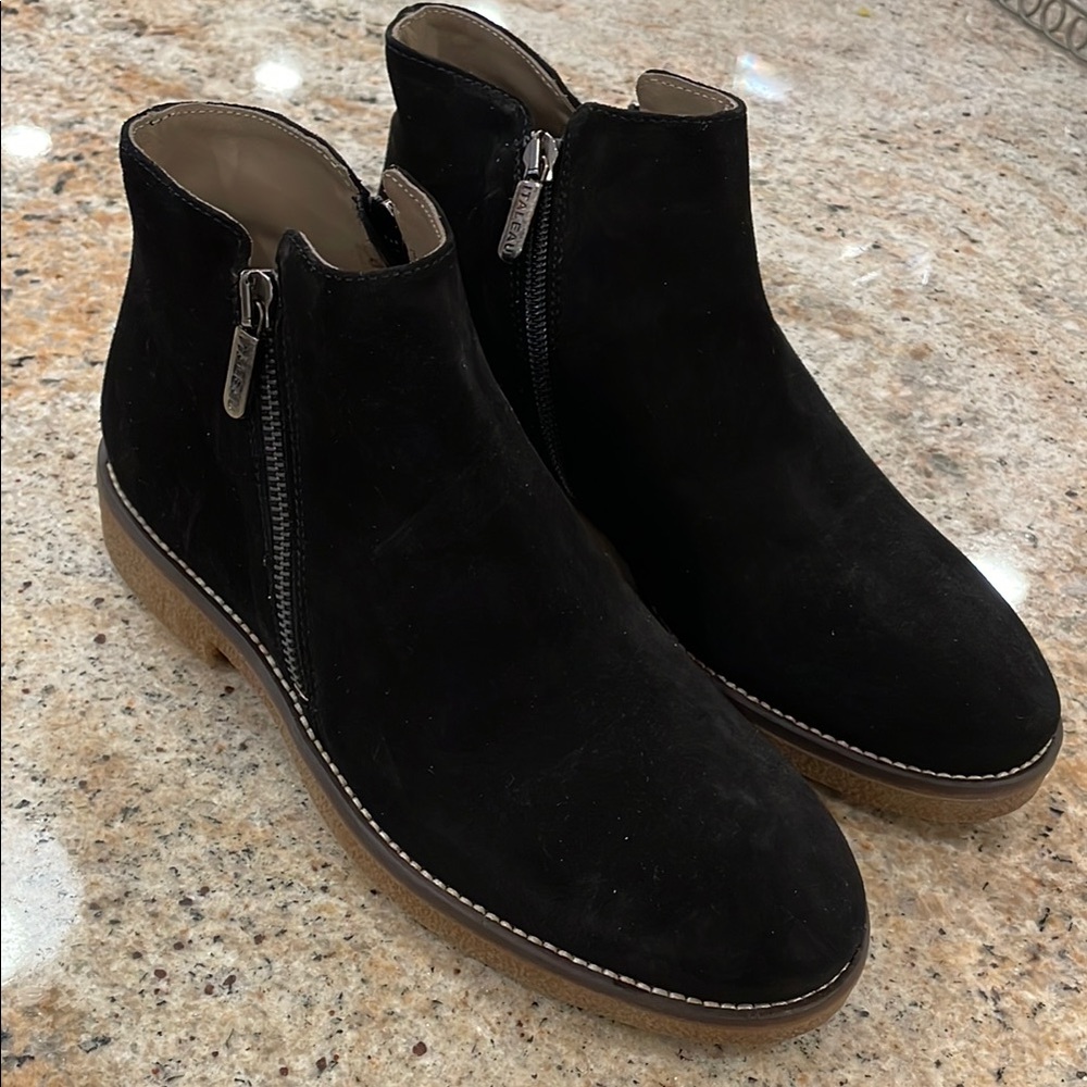 NEW Italeau Foliana Black Suede Ankle Boots 38.5 Italian Leather 8.5 Waterproof